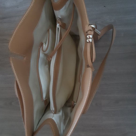 Genuine Leather Handcrafted shoulder bag - Picture 2 of 4